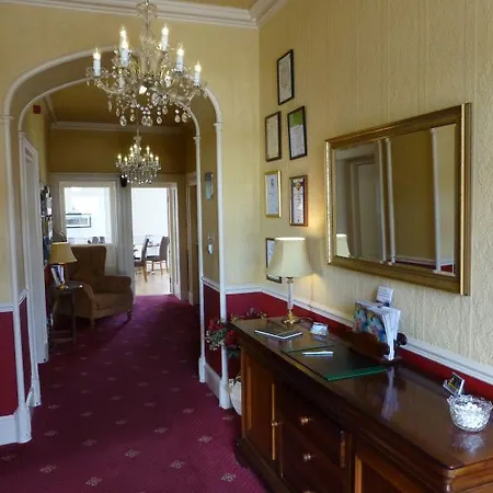 فندق Oakbank House باونيس أون وينديرمير