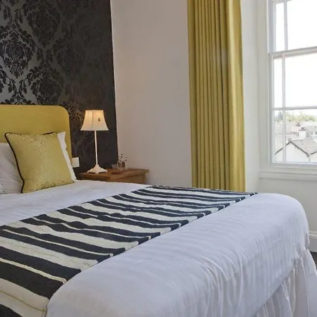 Oakbank House فندق 3*