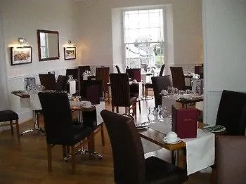 Oakbank House فندق