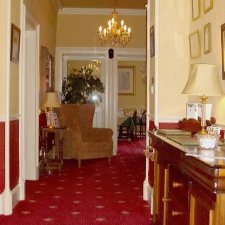 Oakbank House باونيس أون وينديرمير